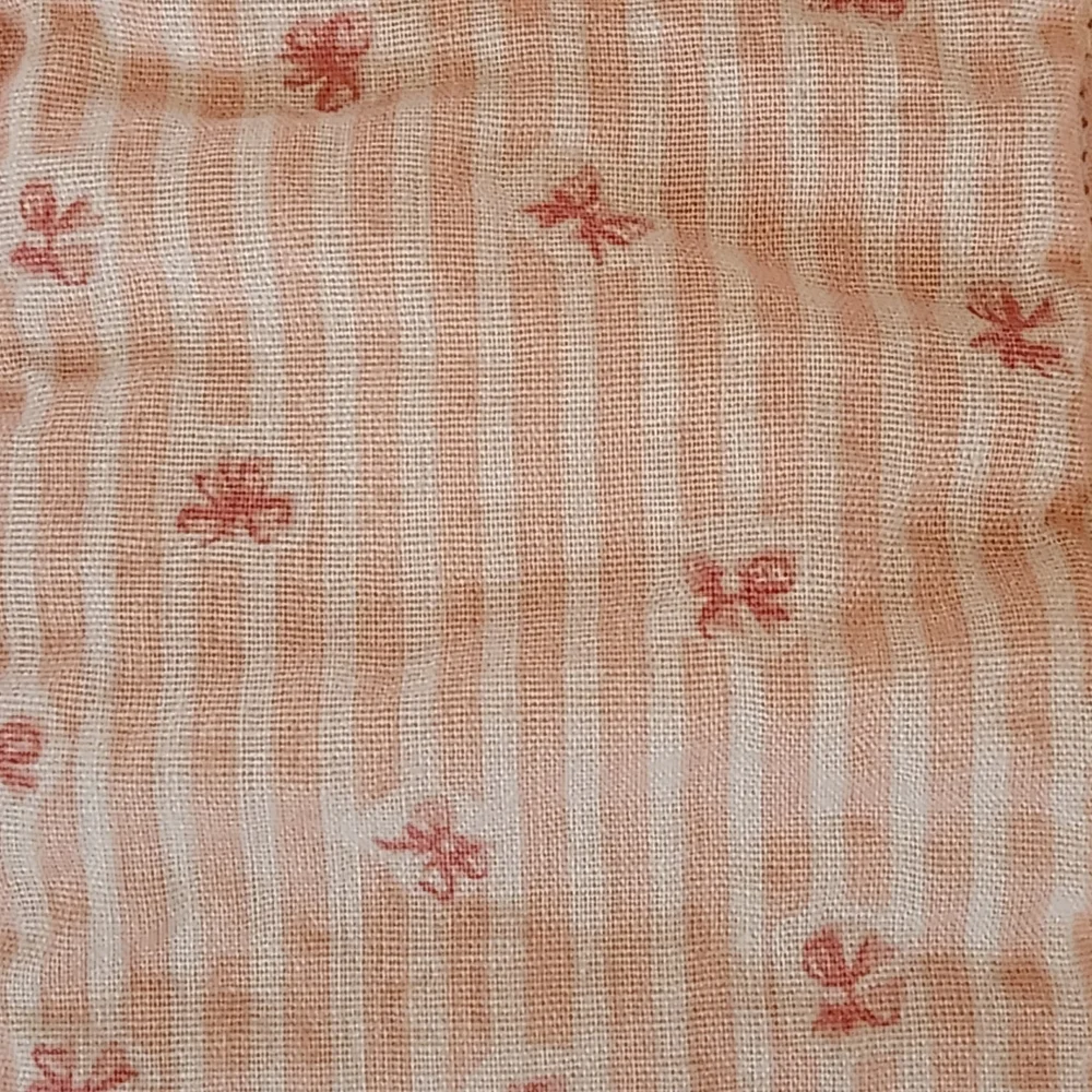 Chic Pink Quilt with Ruffle Edges - Picture 2 of 3